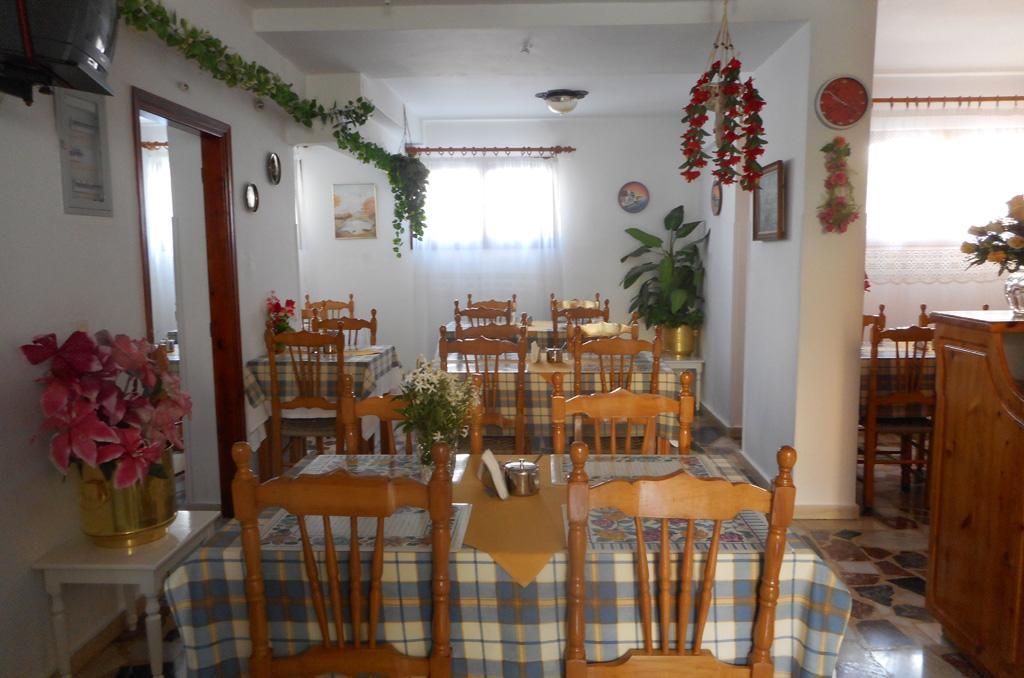 La Plage Hotel Kokkari Bagian luar foto
