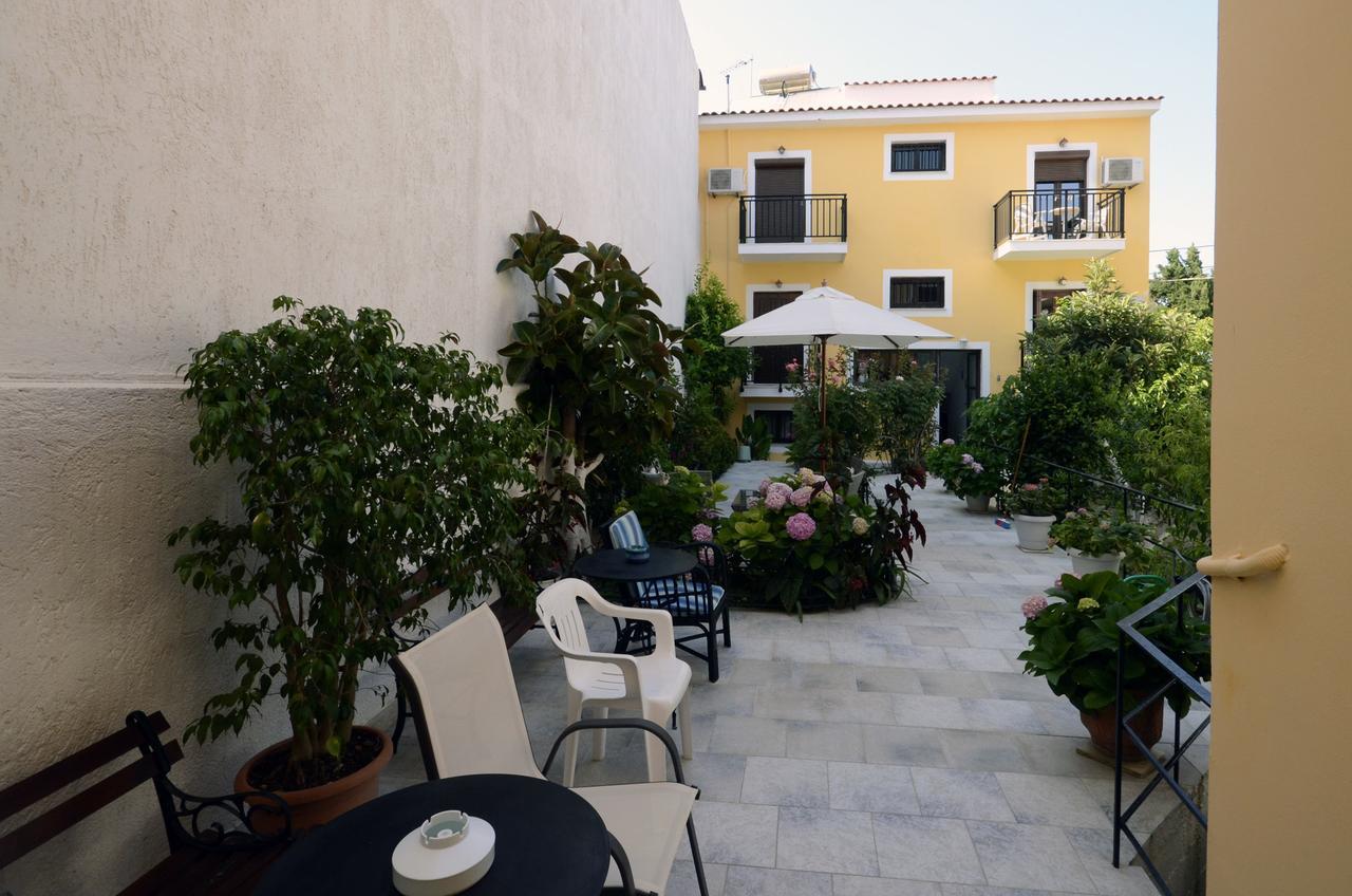 La Plage Hotel Kokkari Bagian luar foto